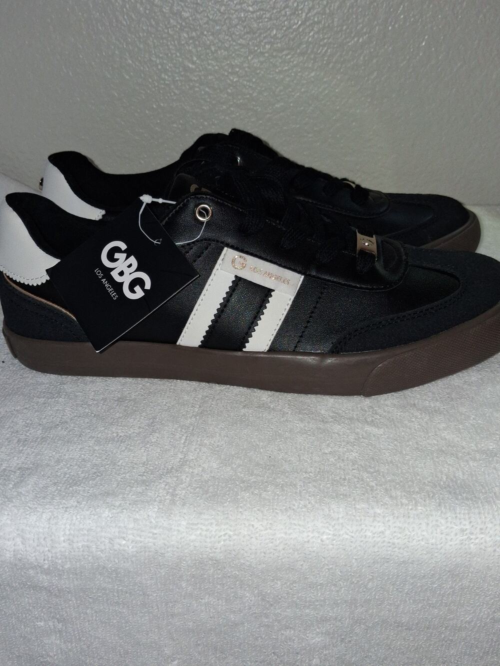 GBG Los Angeles Black White Lace-Up Low Top Logo Sneakers Women